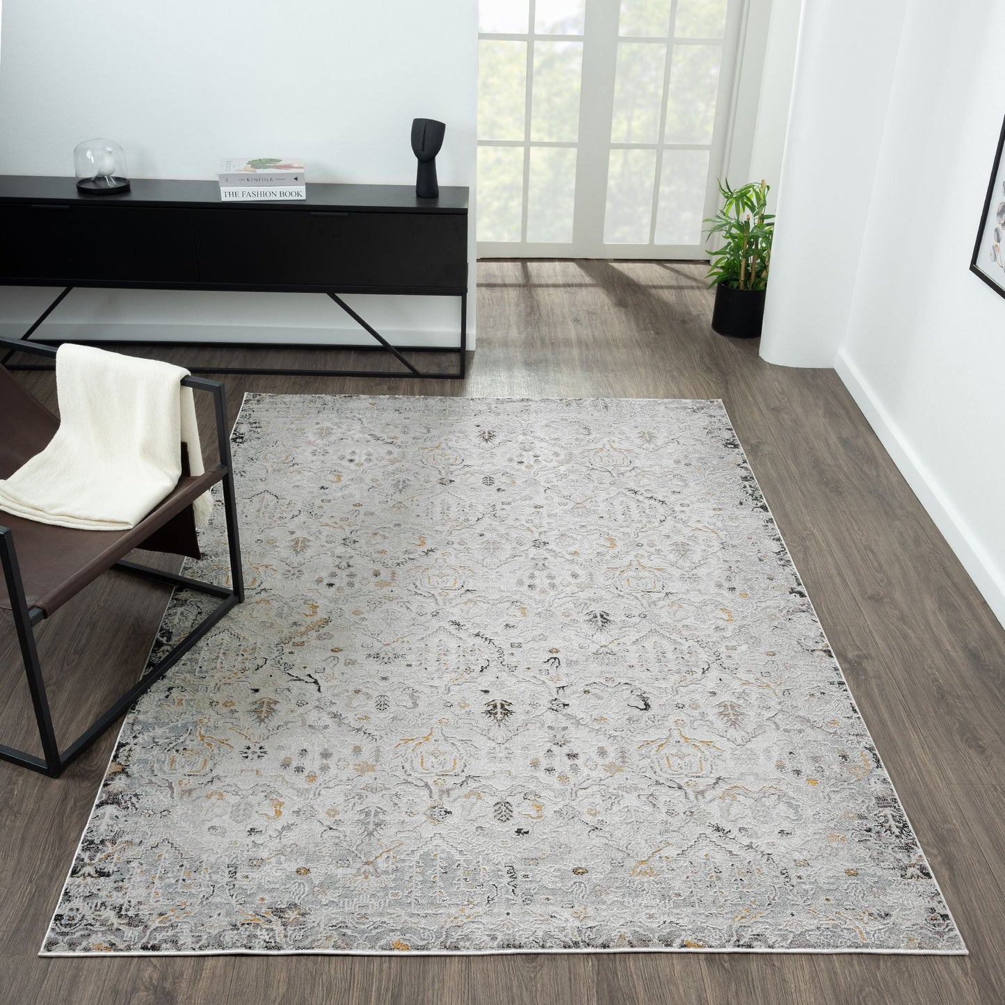 East 462 Silver
