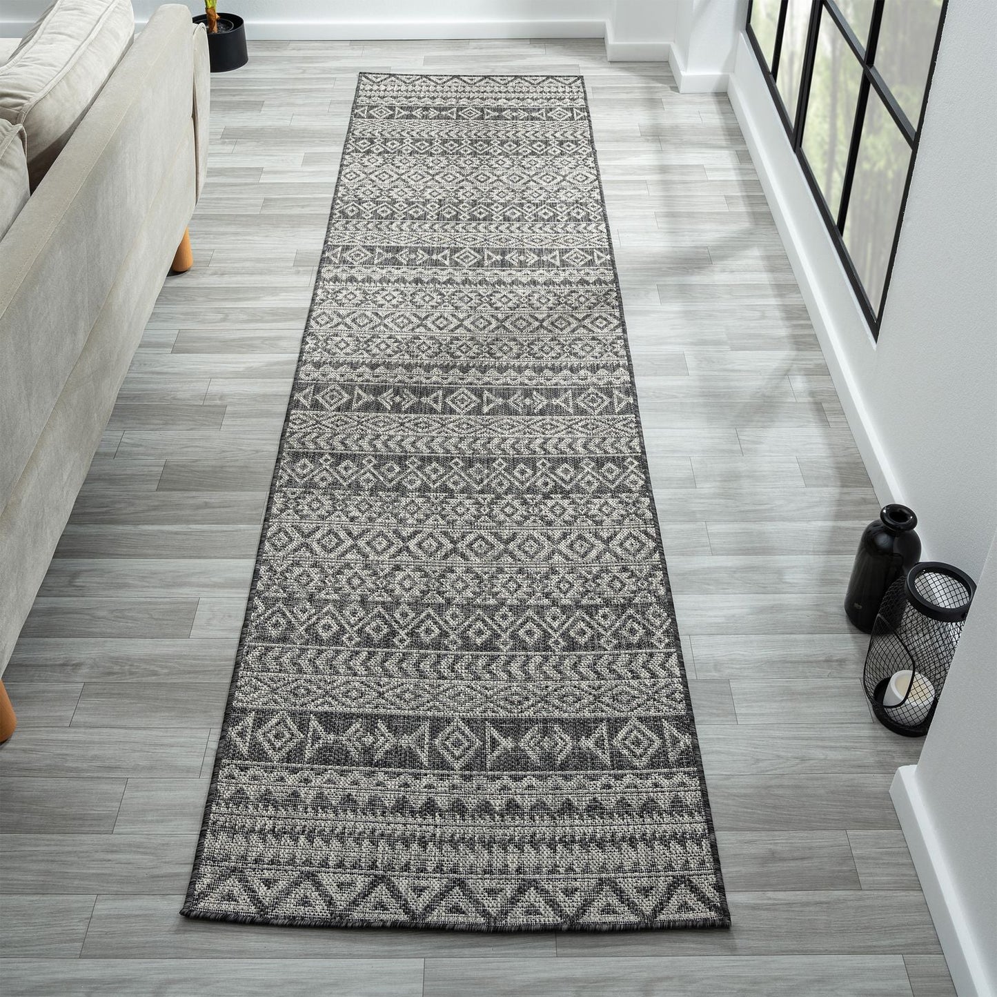 Alis 421 Charcoal Runner