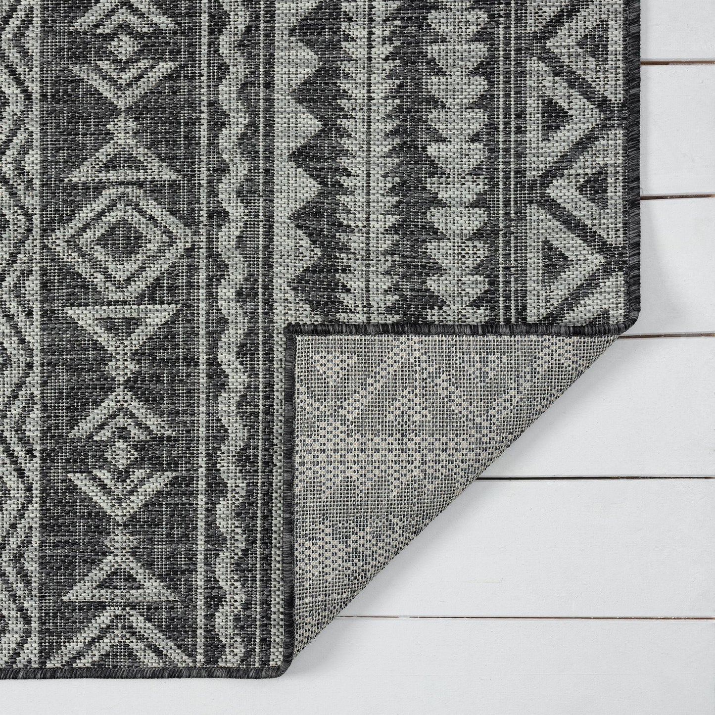 Alis 421 Charcoal Runner