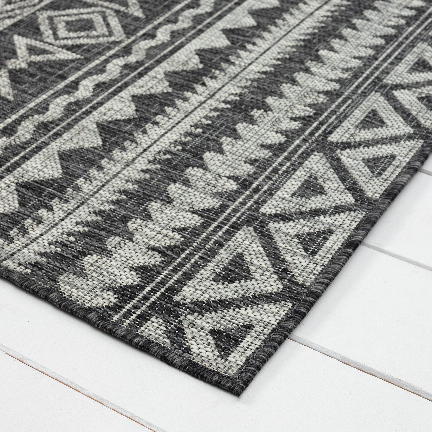Alis 421 Charcoal Runner