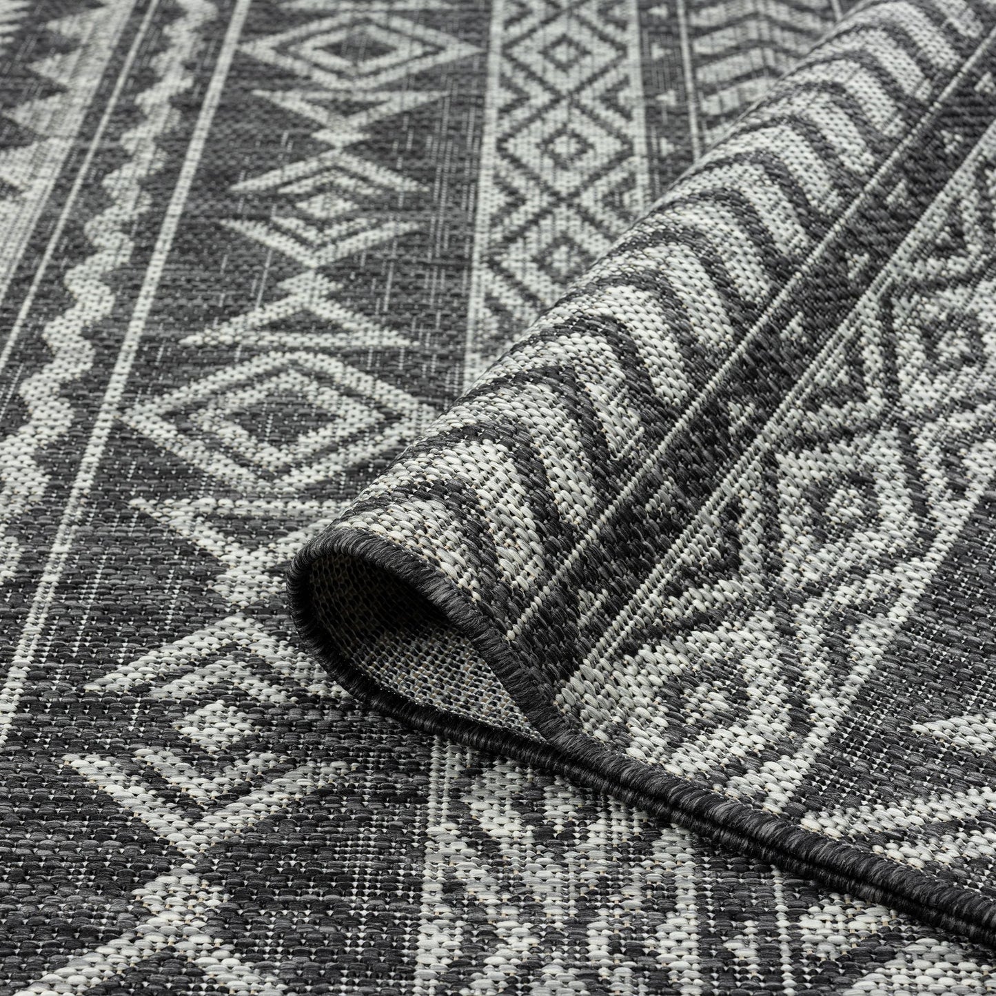 Alis 421 Charcoal Runner